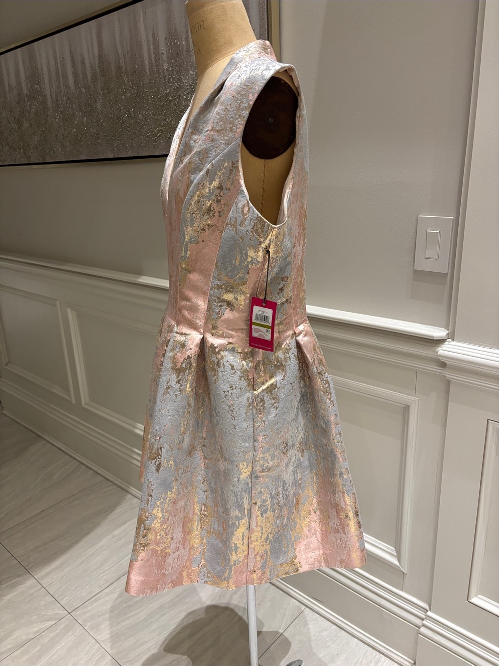 Vince Camuto Pink, Silver and Gold Metallic Brocade V-Neck Dress - Picture 4 of 10